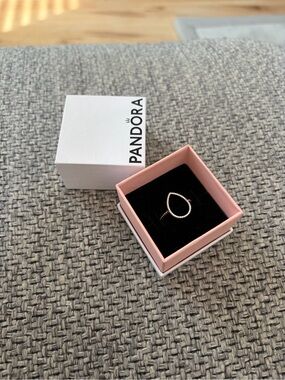 Pandora Teardrop Silhouette Ring